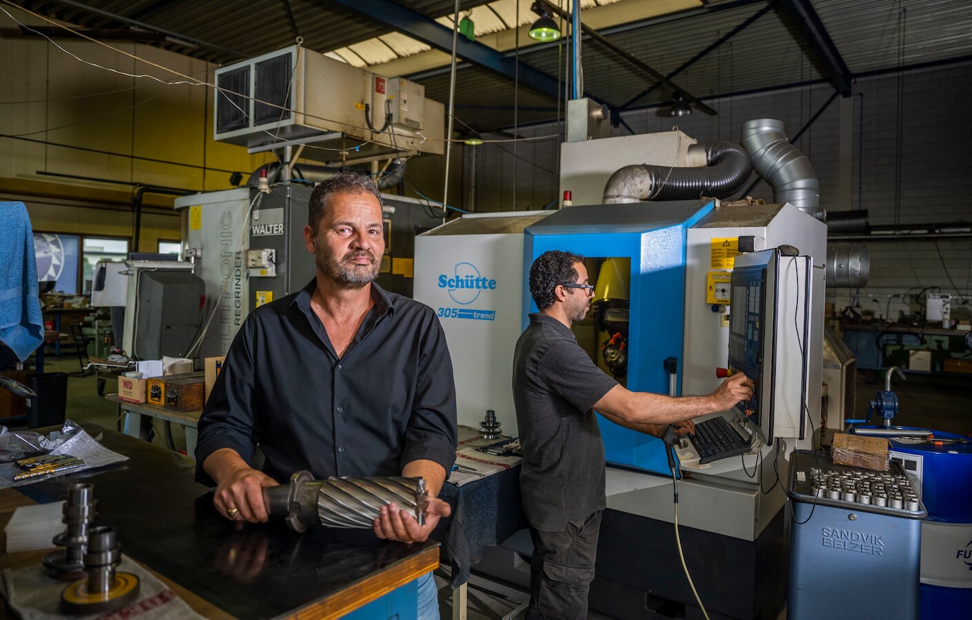 Moderne werkplaats van de slijperij
